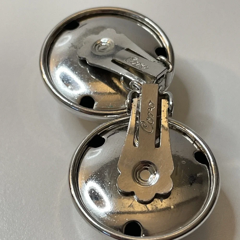 VINTAGE CORO SHINY SILVER TONE‎ METAL DOME BUTTON CLIP ON EARRINGS CHUNKY AL5.1